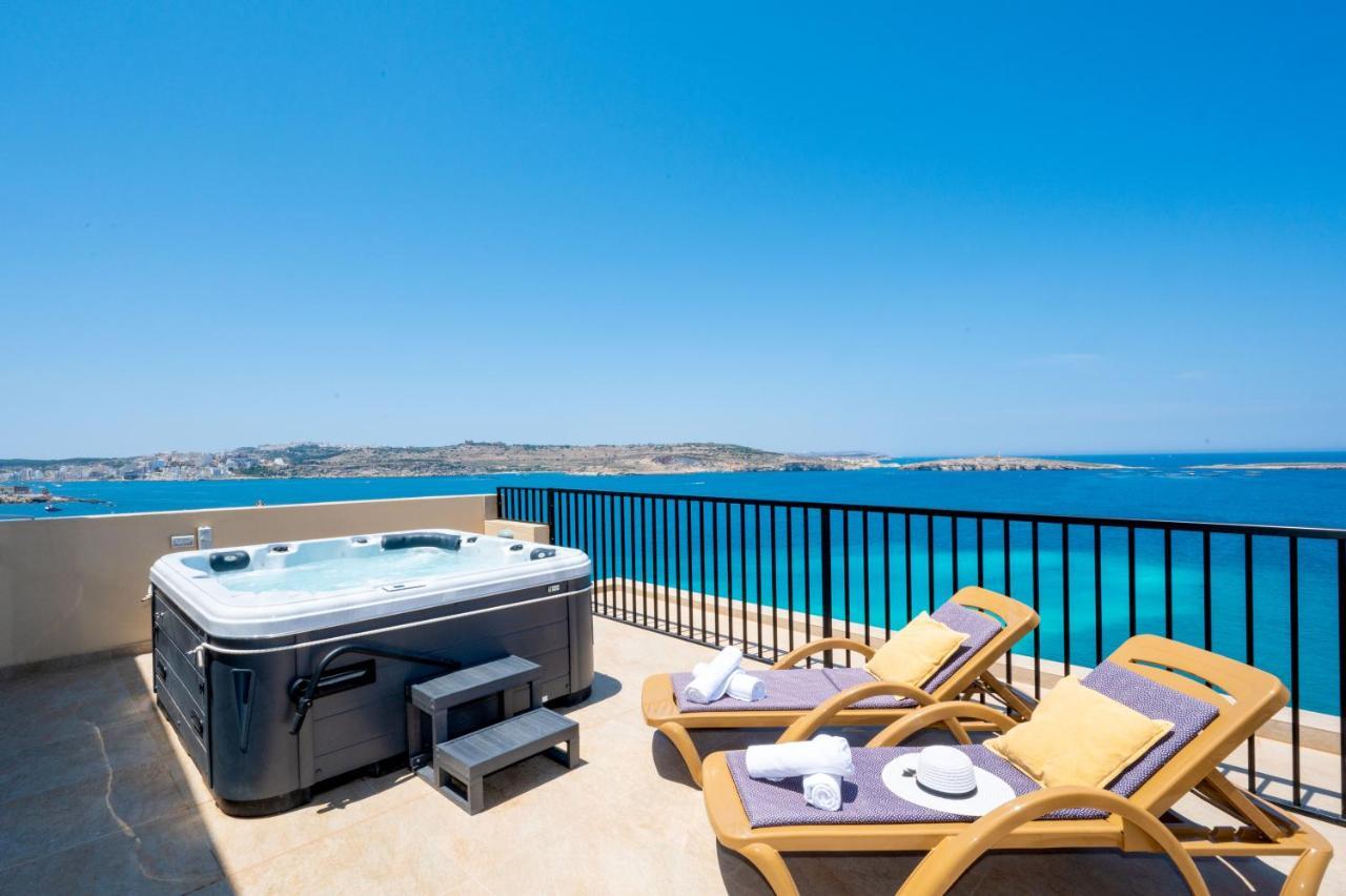 Islet Promenade Seafront Penthouse With Breathtaking Seaviews And Private Hot Tub On The Large Terrace By Getawaysmalta Apartman San Pawl il-Baħar Kültér fotó
