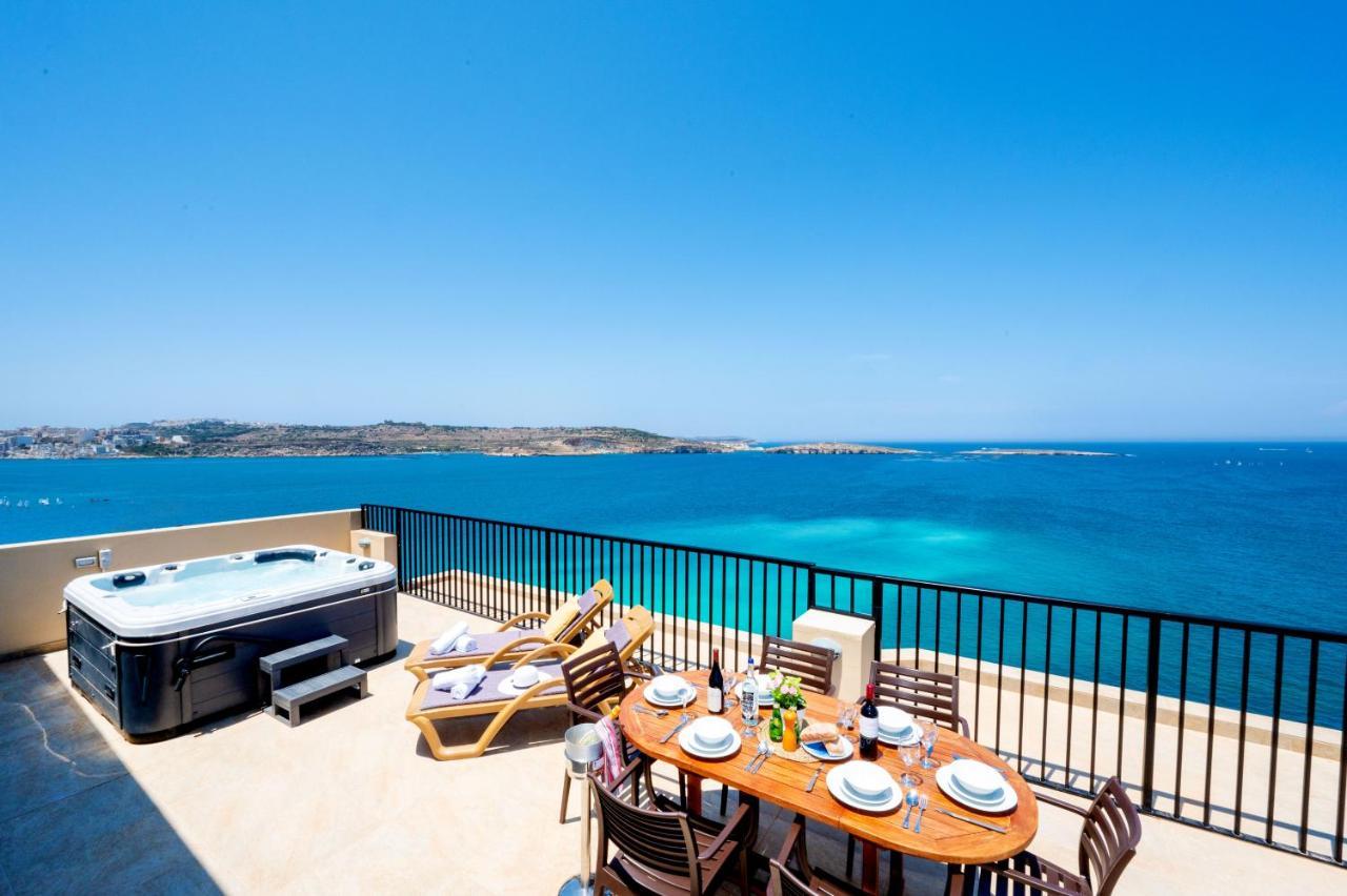 Islet Promenade Seafront Penthouse With Breathtaking Seaviews And Private Hot Tub On The Large Terrace By Getawaysmalta Apartman San Pawl il-Baħar Kültér fotó