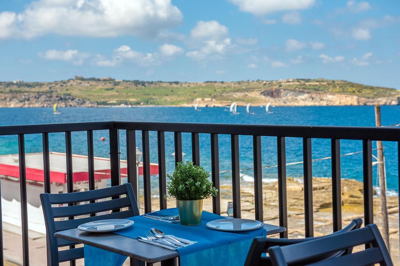 Islet Promenade Seafront Penthouse With Breathtaking Seaviews And Private Hot Tub On The Large Terrace By Getawaysmalta Apartman San Pawl il-Baħar Kültér fotó